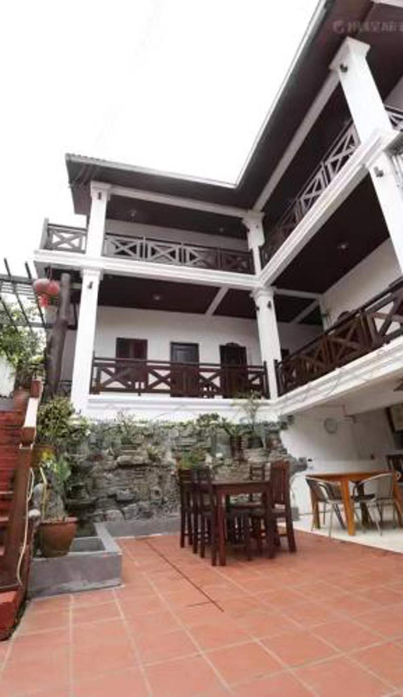 We House Guest Hotel