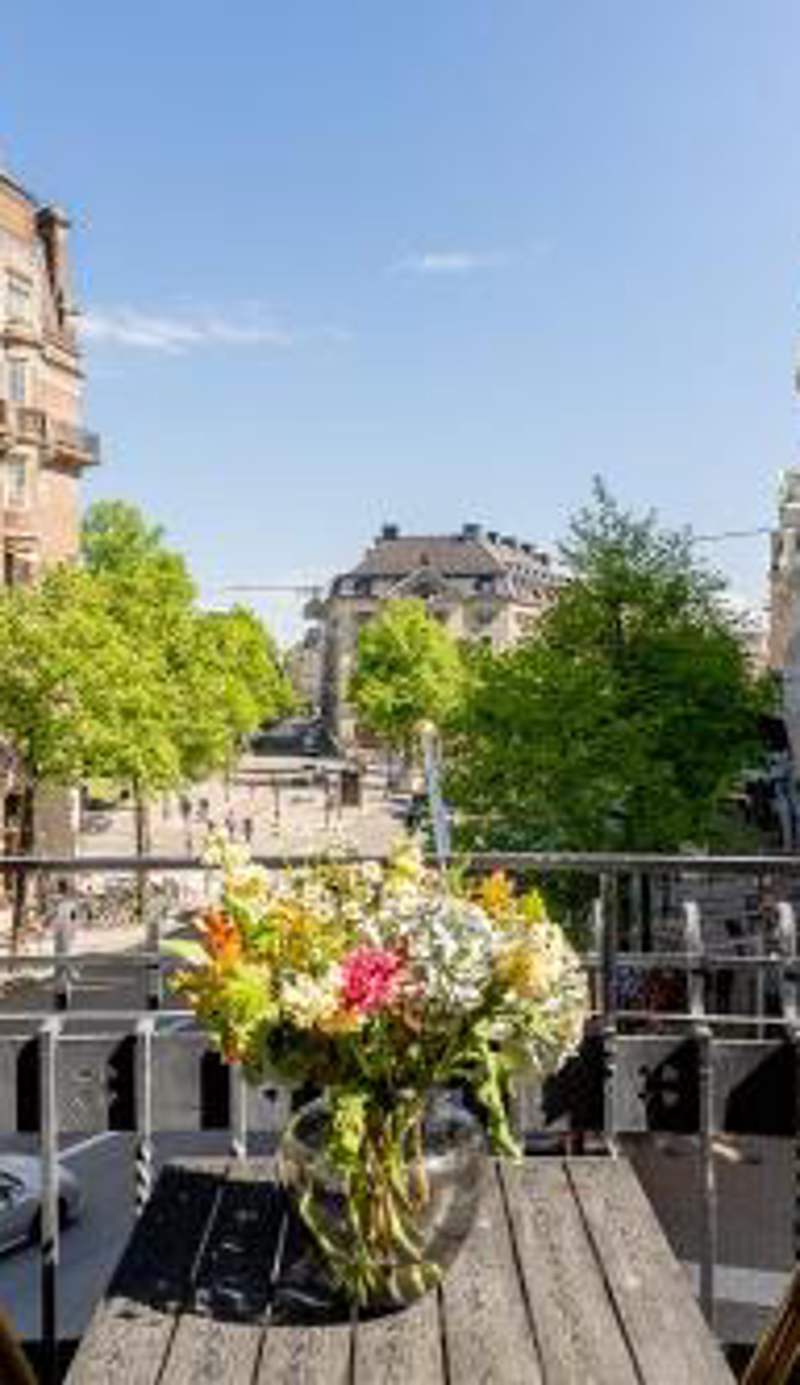 Crystal Plaza Hotel