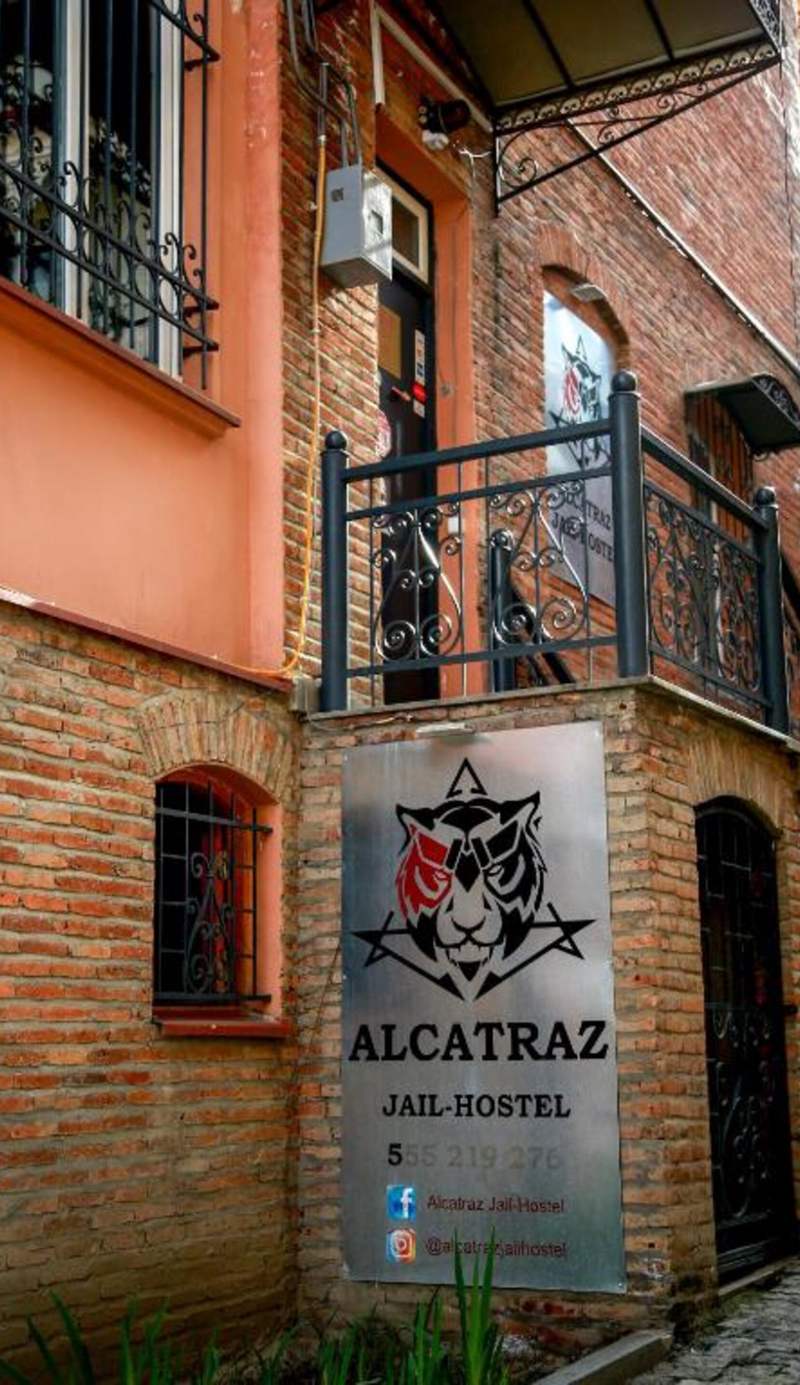 Alcatraz Jail-Hostel