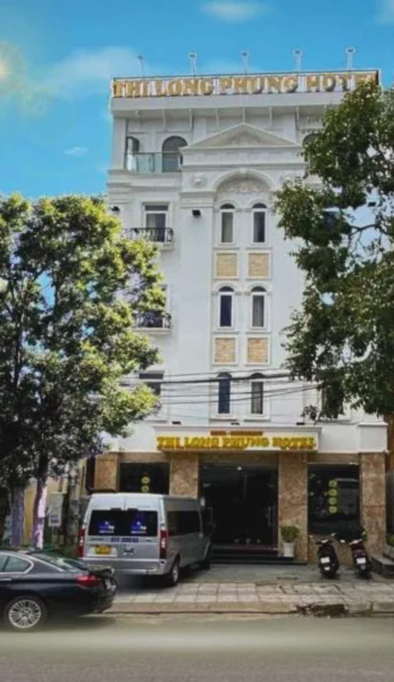 Thi Long Phụng Hotel