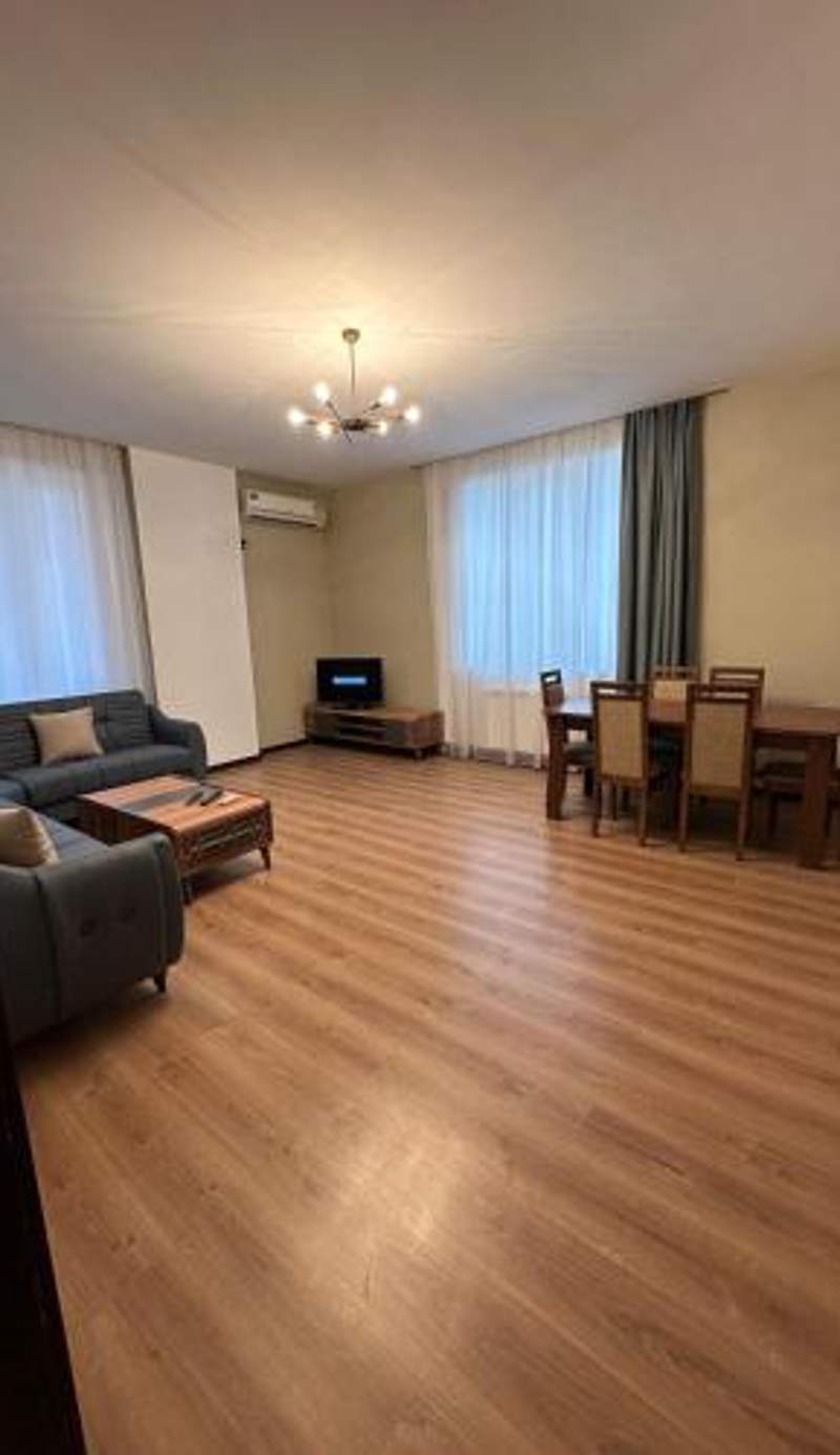 Center Suite