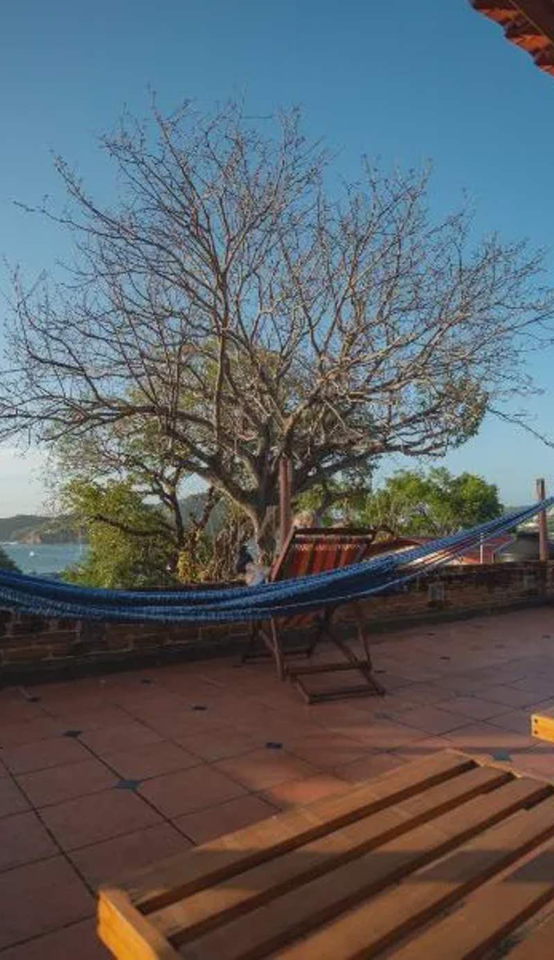 2 bedroom apartment with bay view, deck and roof terrace