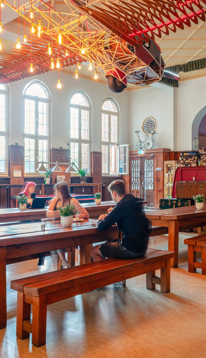 Three Little Pigs Hostel - Your Berlin Castle