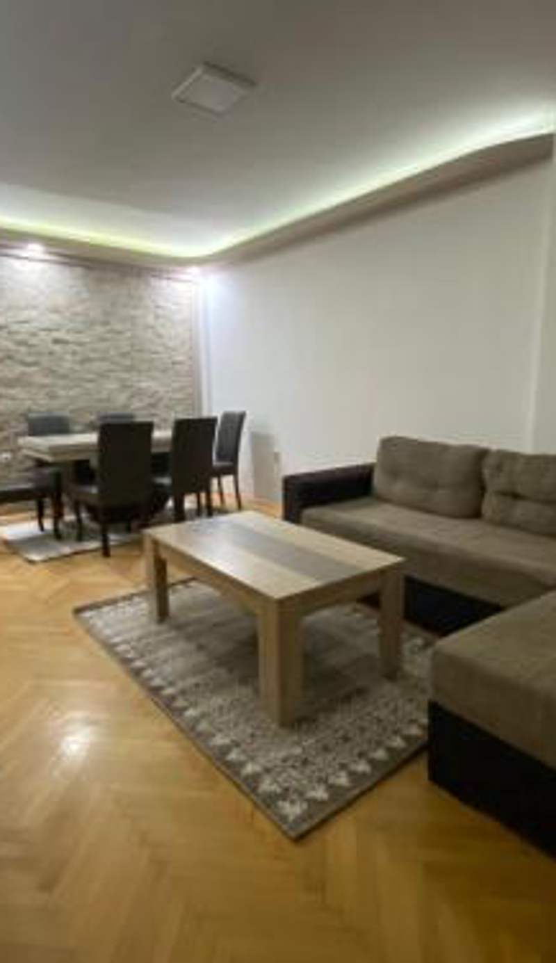 FIA HOUSE Hrom
