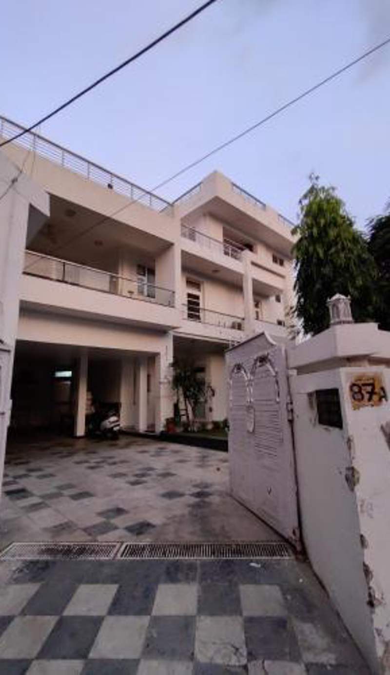 House No 87A