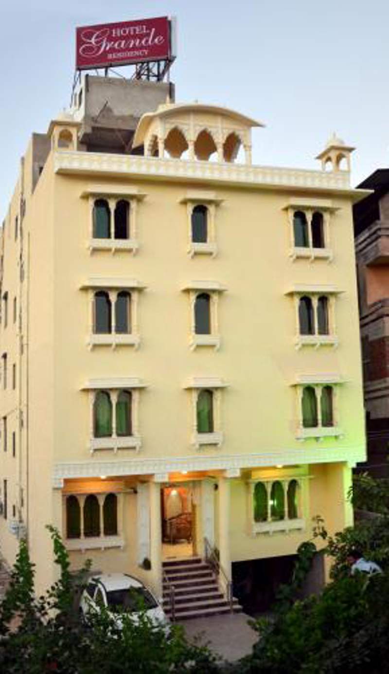 Hotel Grande Residency