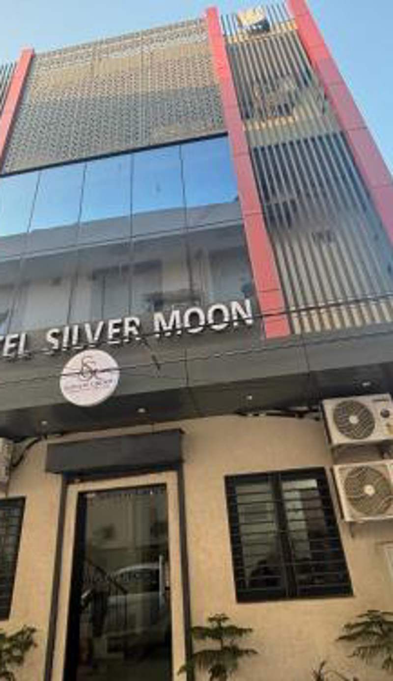 Hotel Silver Moon-200 meter Jaipur Junction