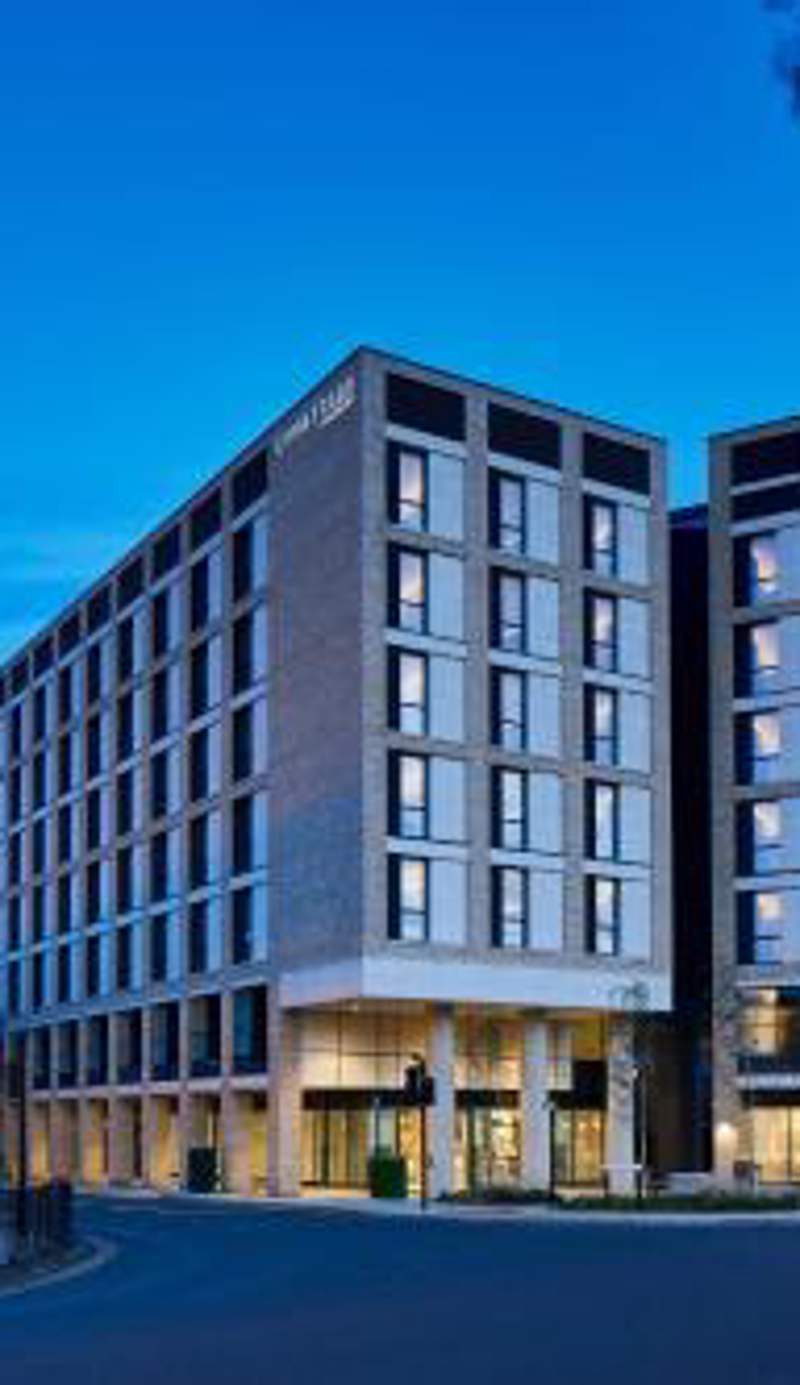 Courtyard by Marriott London City Airport