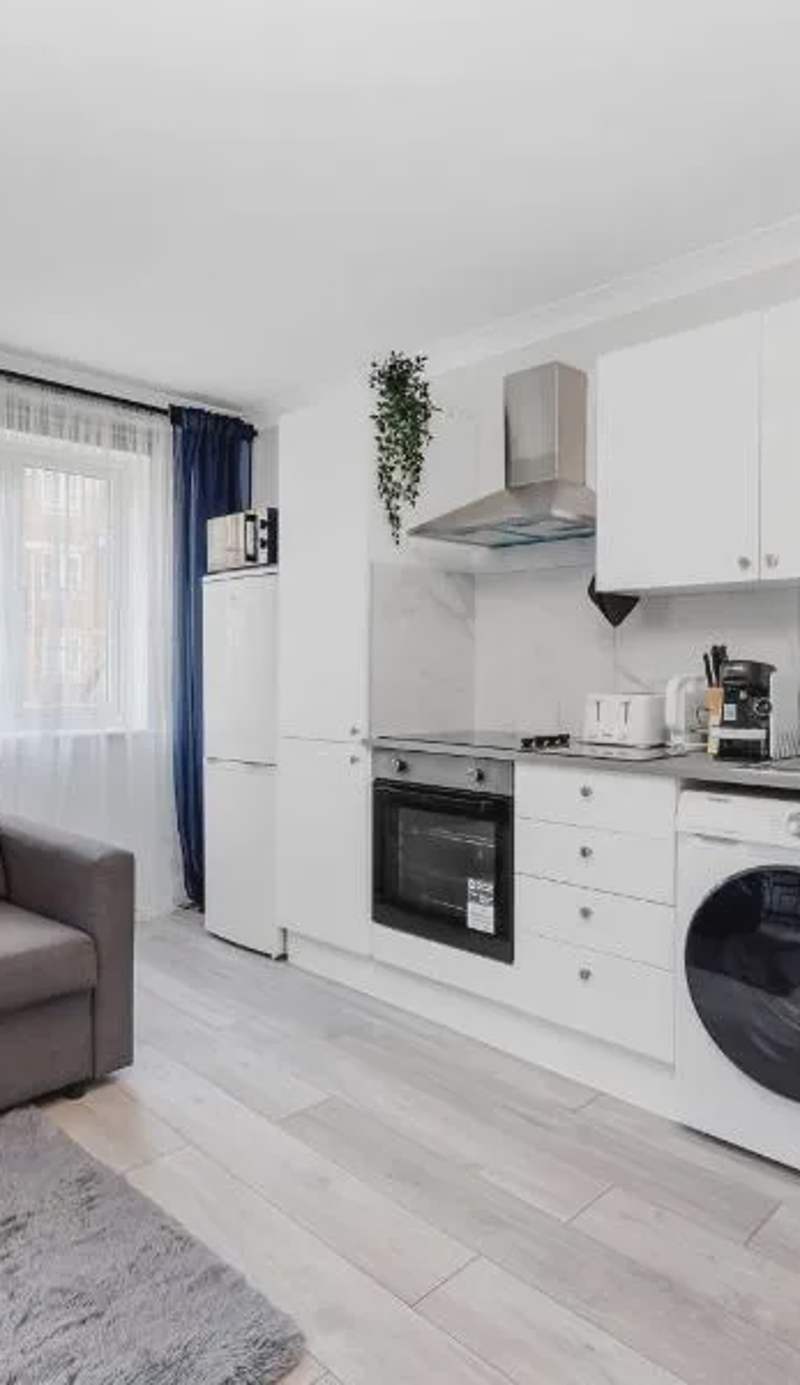Parkside Studio Retreat, 5 min from station ,R2