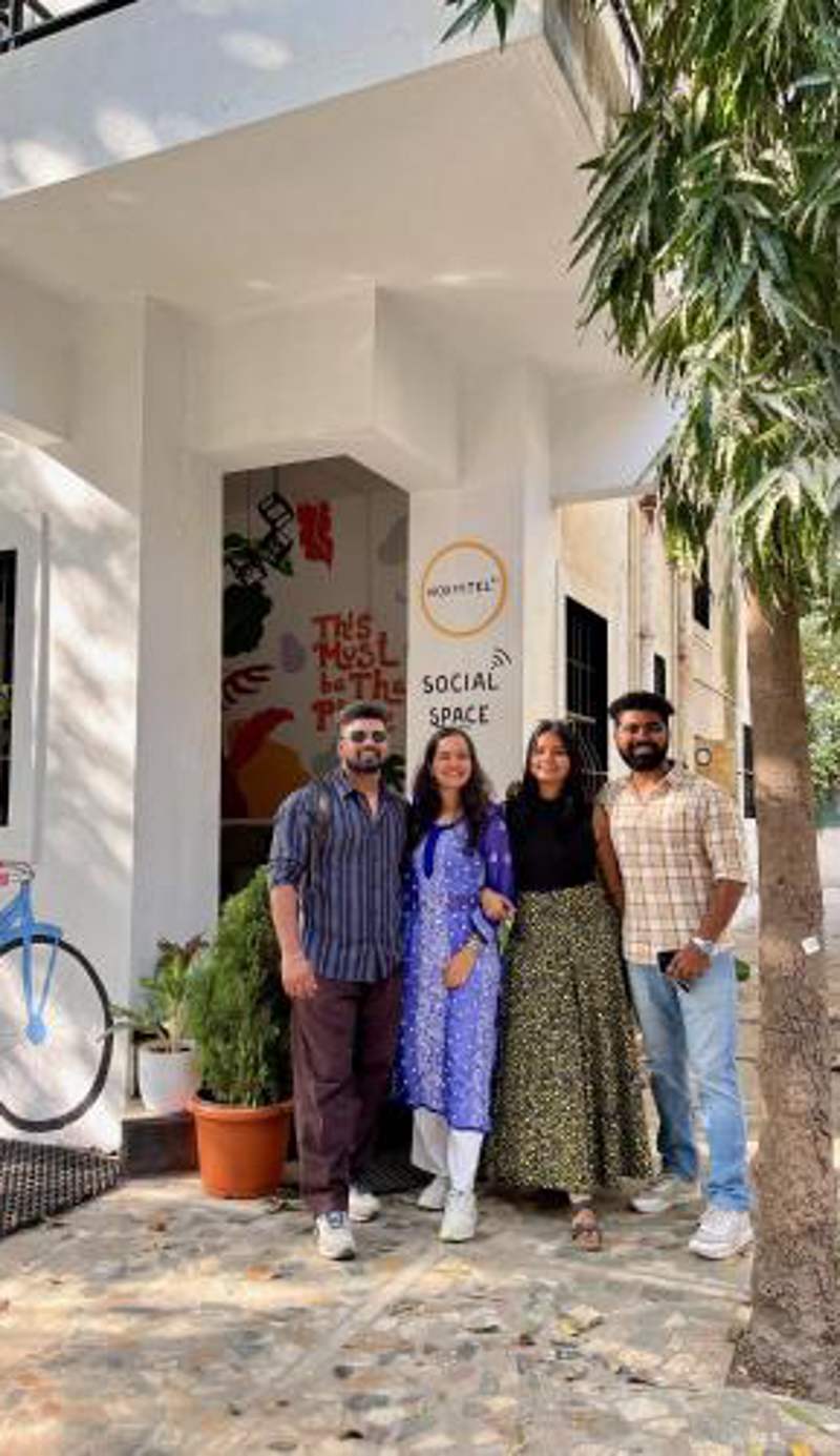 HOSHTEL99 - LUX - Stay, Cowork and Cafe - Luxurious Twin Bungalow