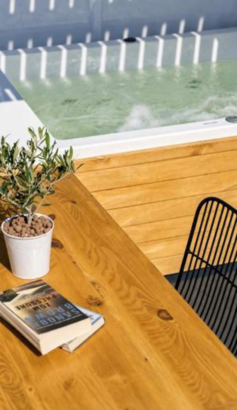 Dome suite,hot tub,sea view in Firostefani!
