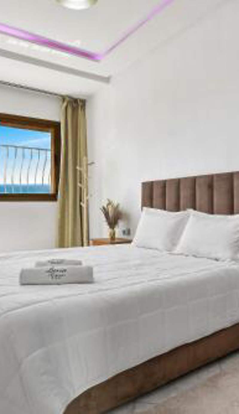 White Majorelle Duna Blanca