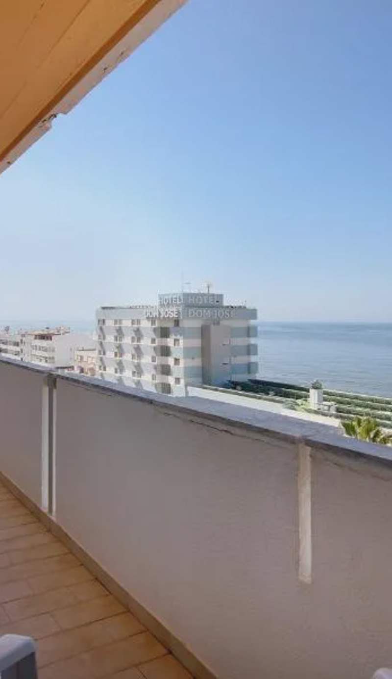 Moderno e acolhedor com vista mar