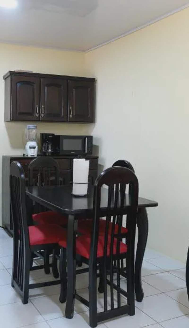 p1 Apartamentos Petenchel, por Aeropuerto Flores Peten