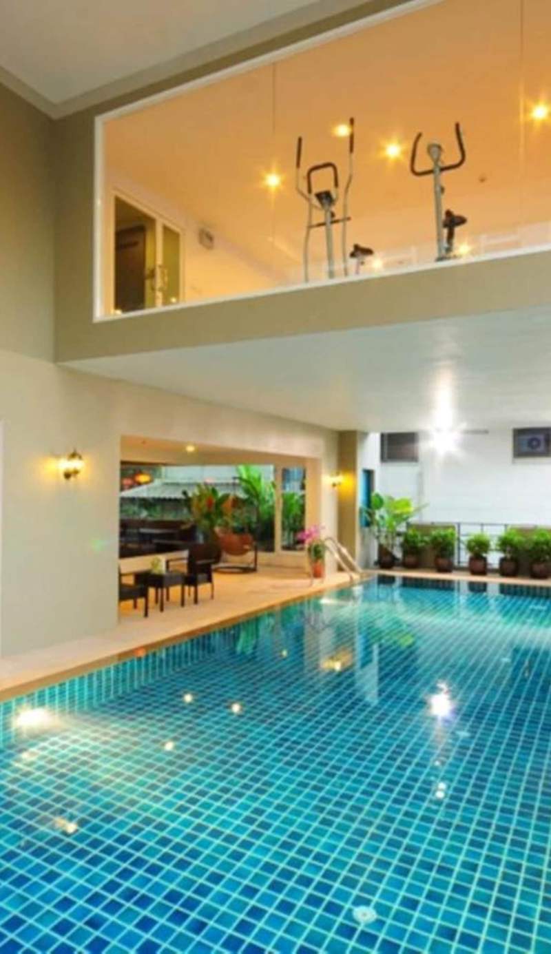 Boss Suites Nana Hotel