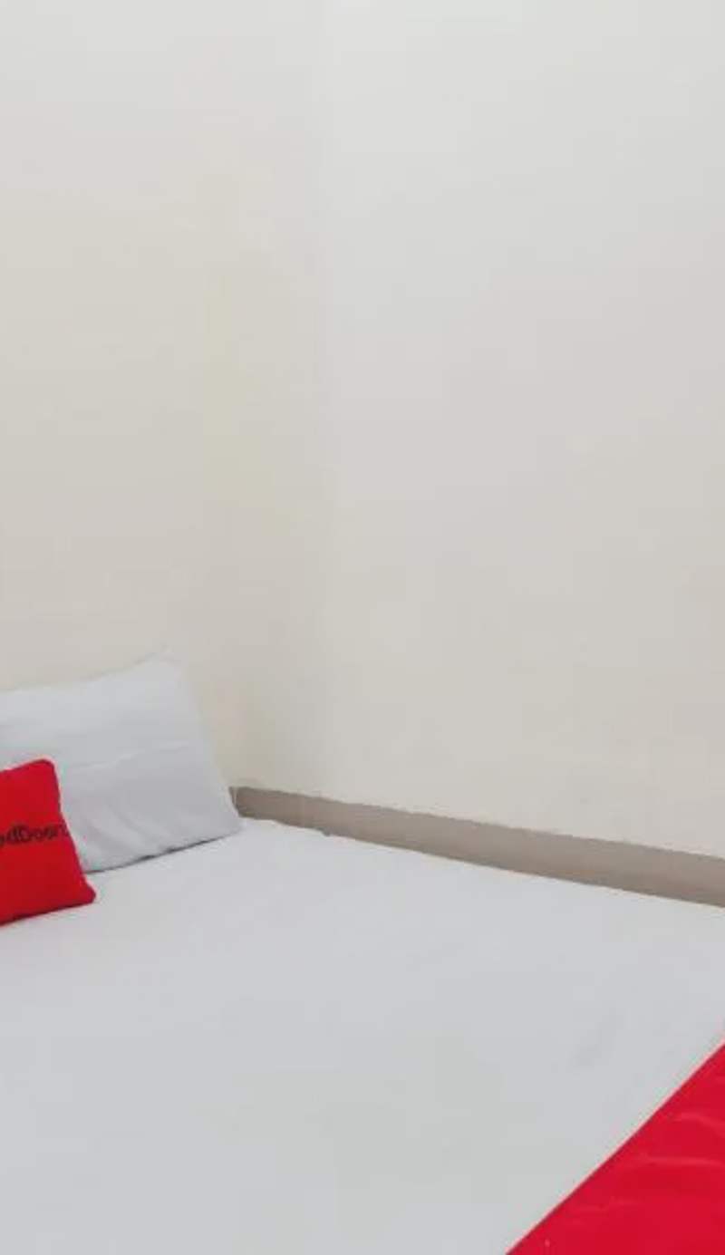 RedDoorz near UISU teladan Medan