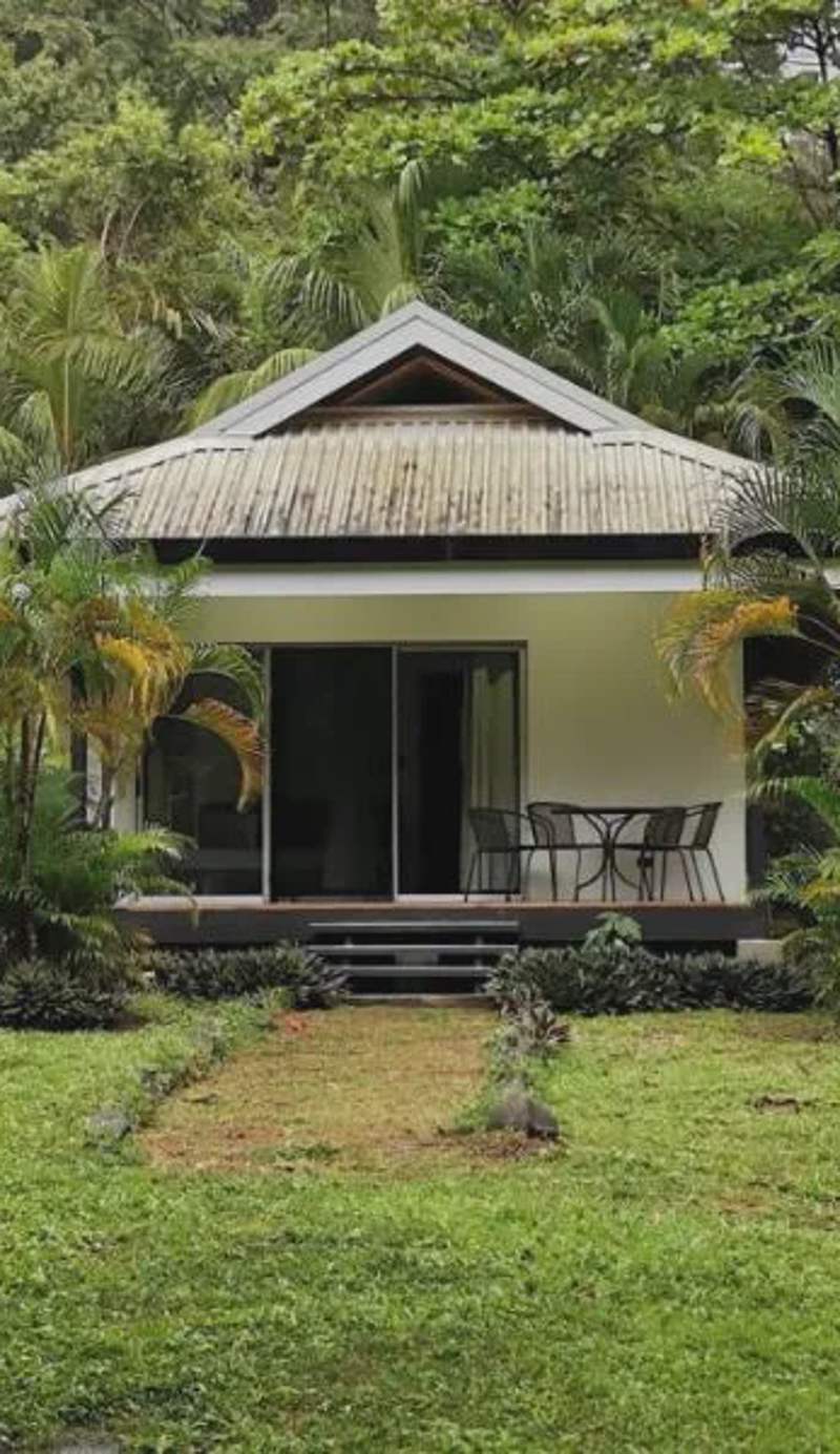 Armadillo Bungalows, walk to the Beach - Santa Teresa