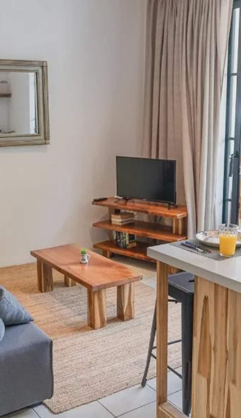 Plaza Royal Apartments