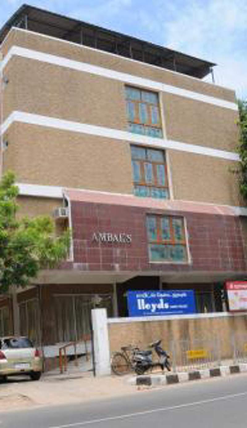 Lloyds Serviced Apartments, Near Music Academy