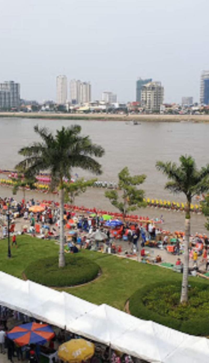 New Season Riverside Hotel