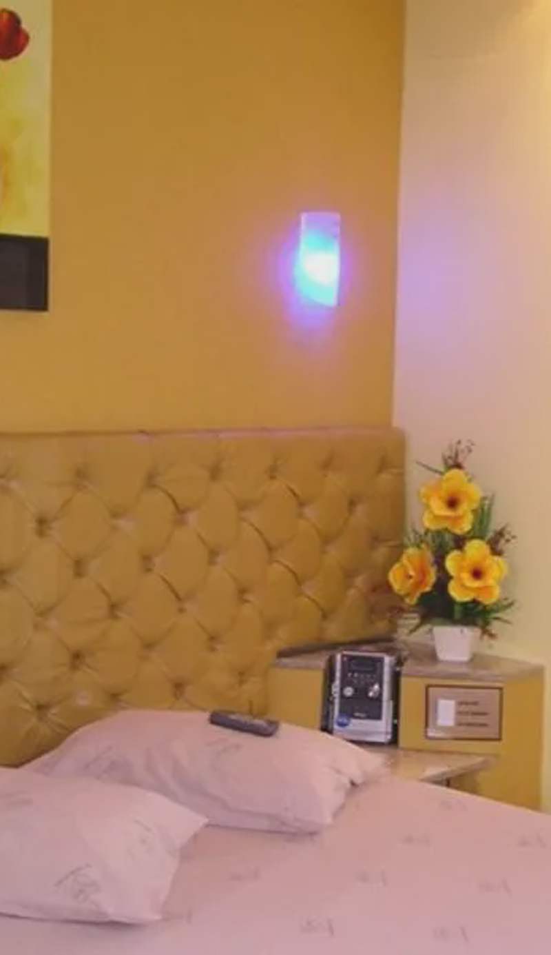 MOTEL RED LOVE