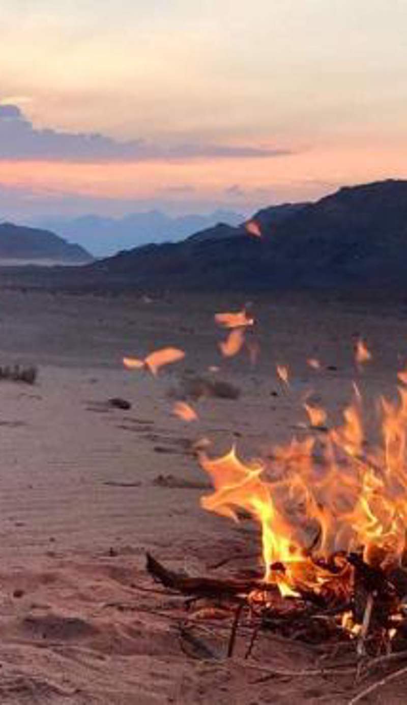 WADI RUM-Bedouin Tents and Jeep Tours