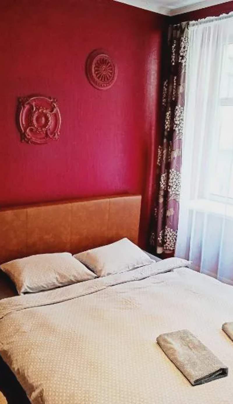 Fancy private student's rooms- late check out