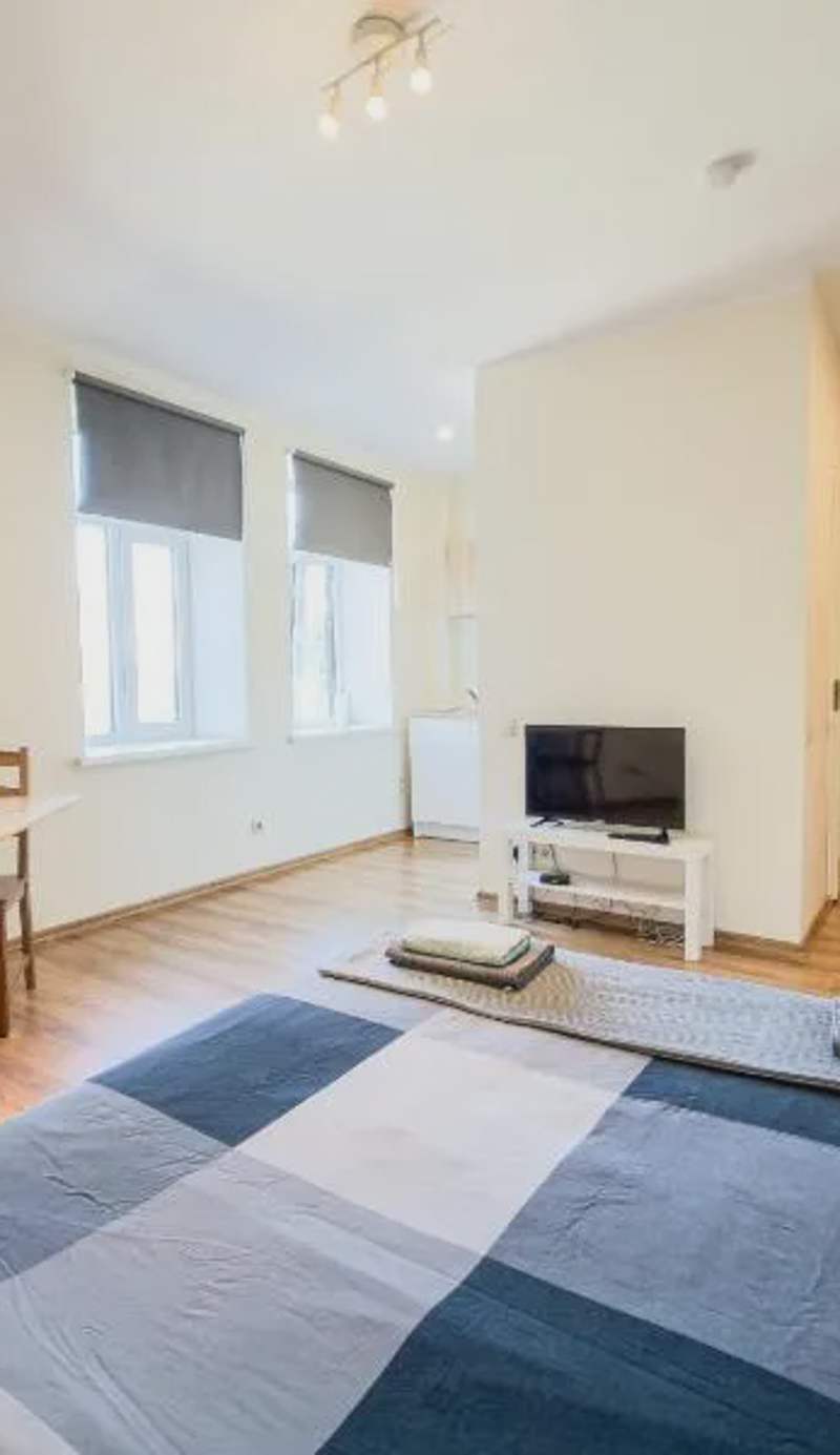 City Escape - Comfortable City Stays with Free Parking On Premises