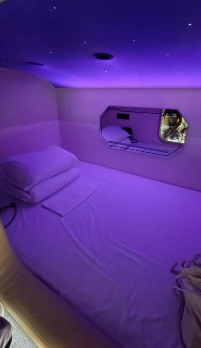 AV-2 capsule hotel