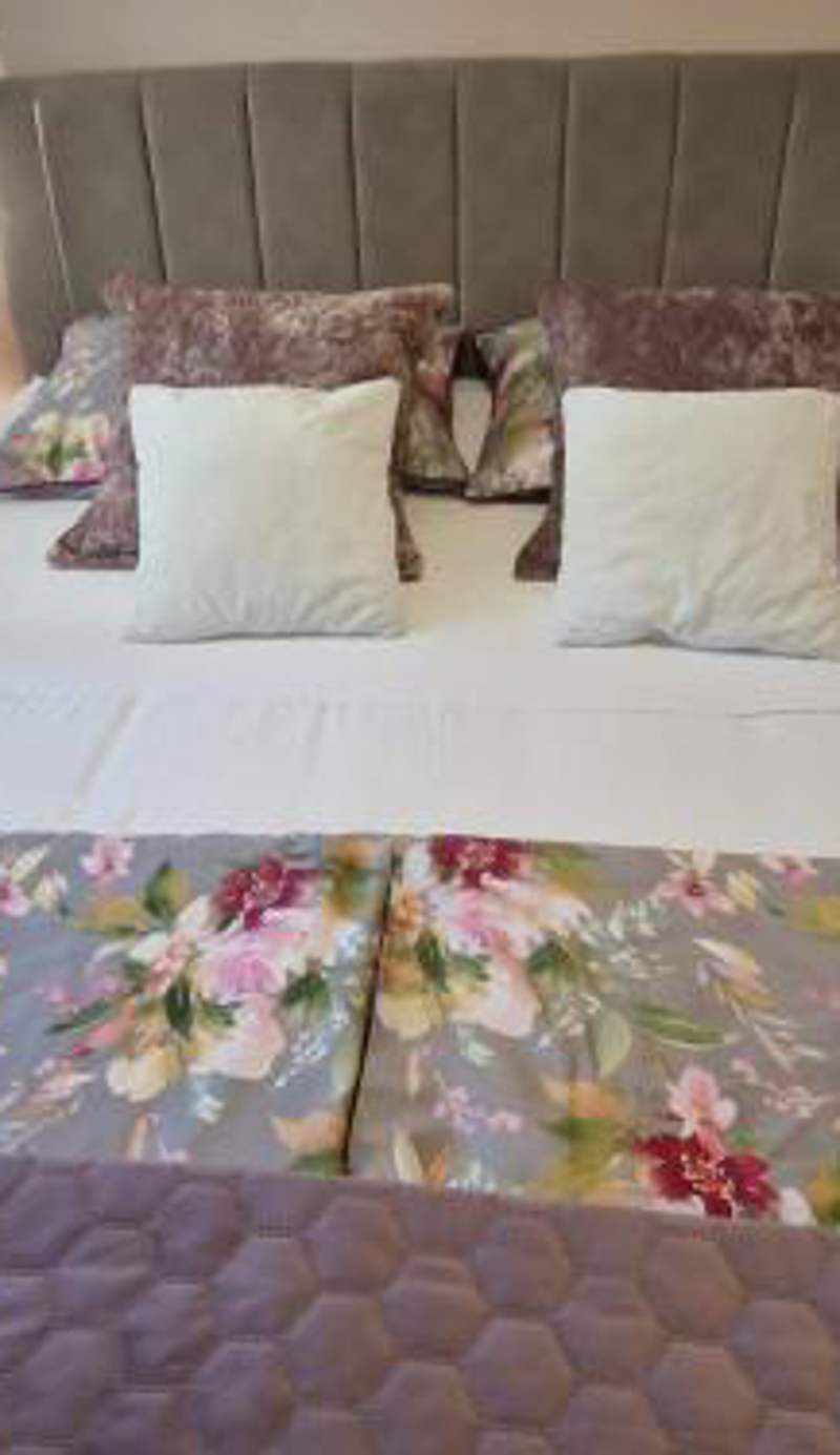 La-La Rooms