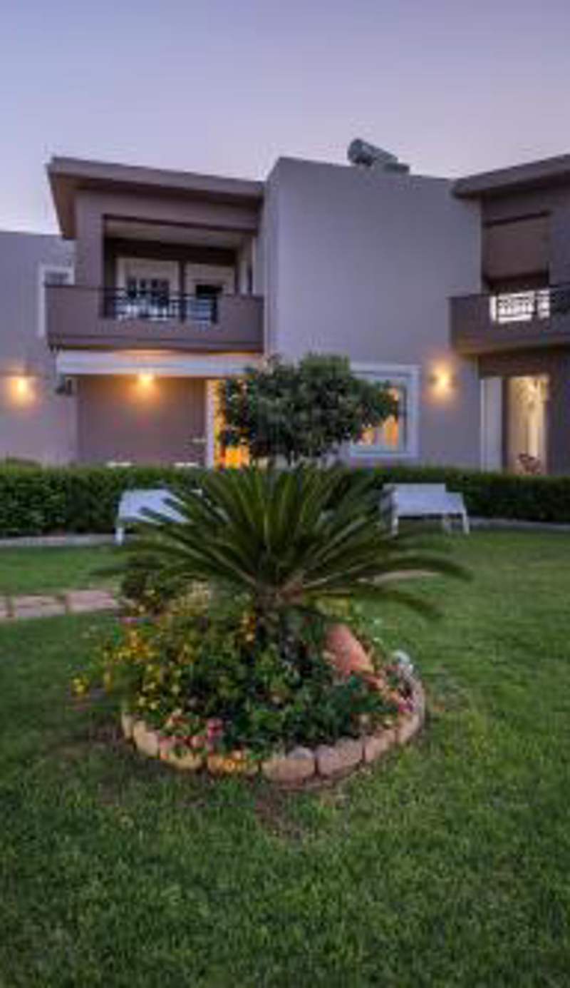 Tholos Apartments