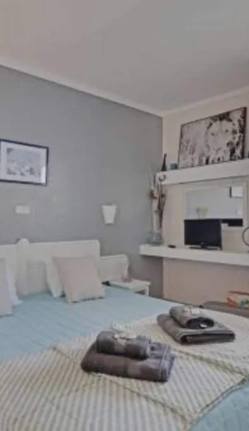 1-Bed - Sleeps 4 - Free Parking