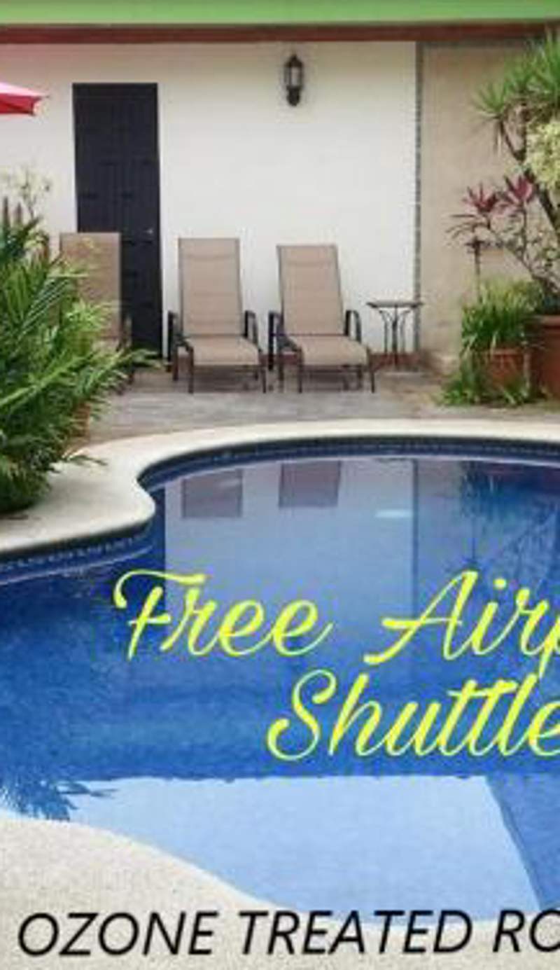 Hotel La Guaria Inn & Suites