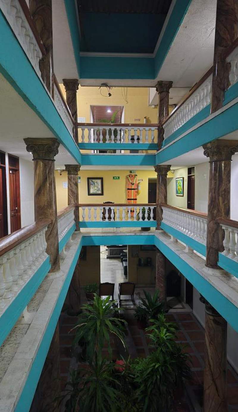 Hotel Colonial Inn
