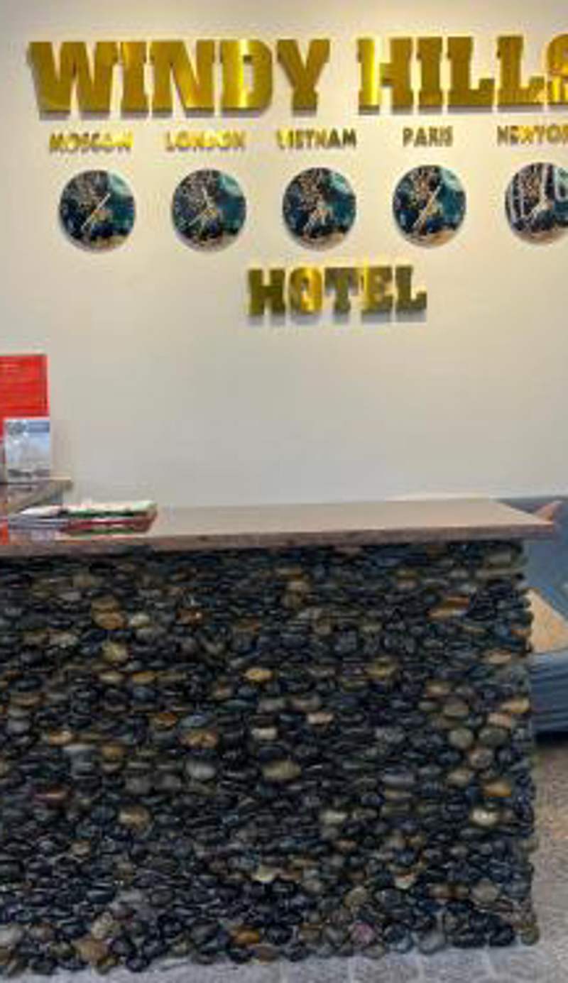 Windy hills hotel