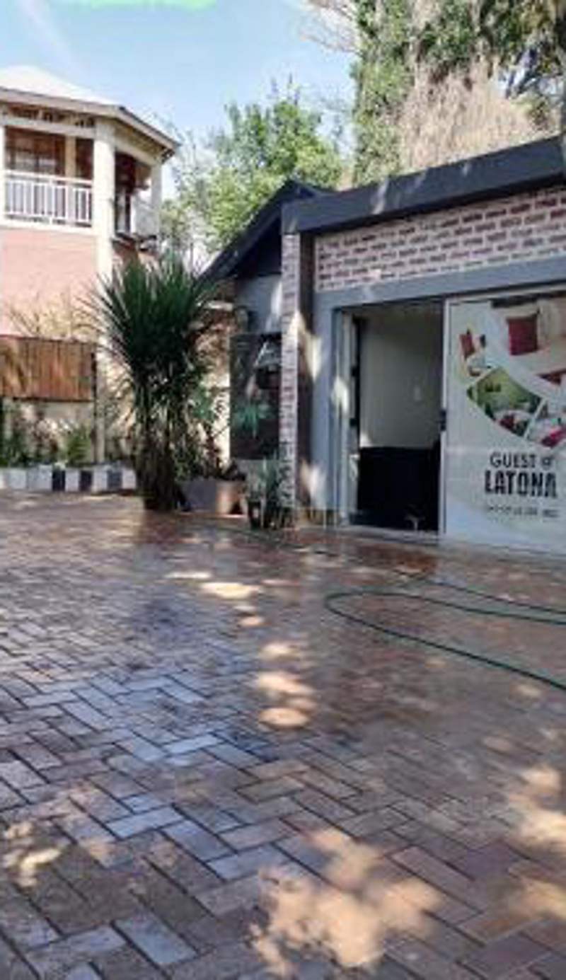 Latona Guest House