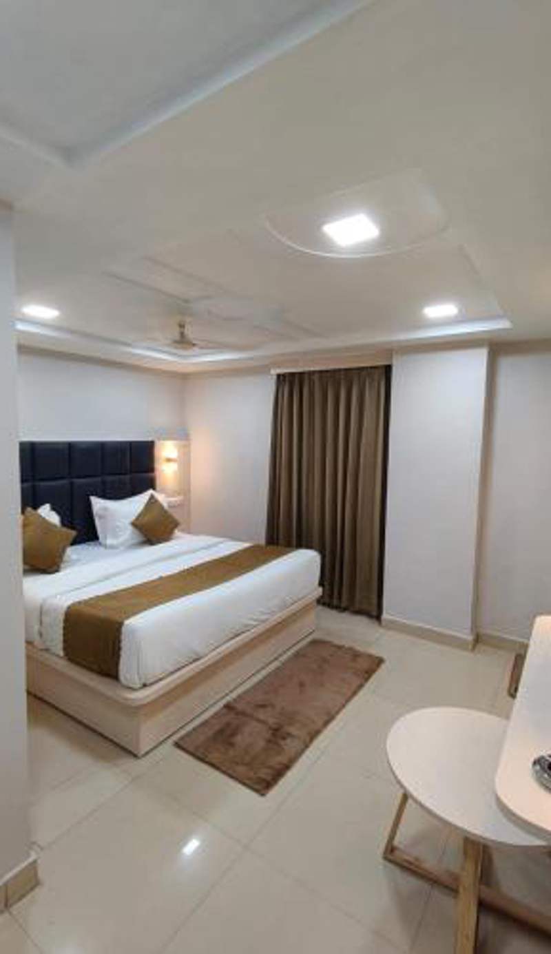 Hotel Green Land