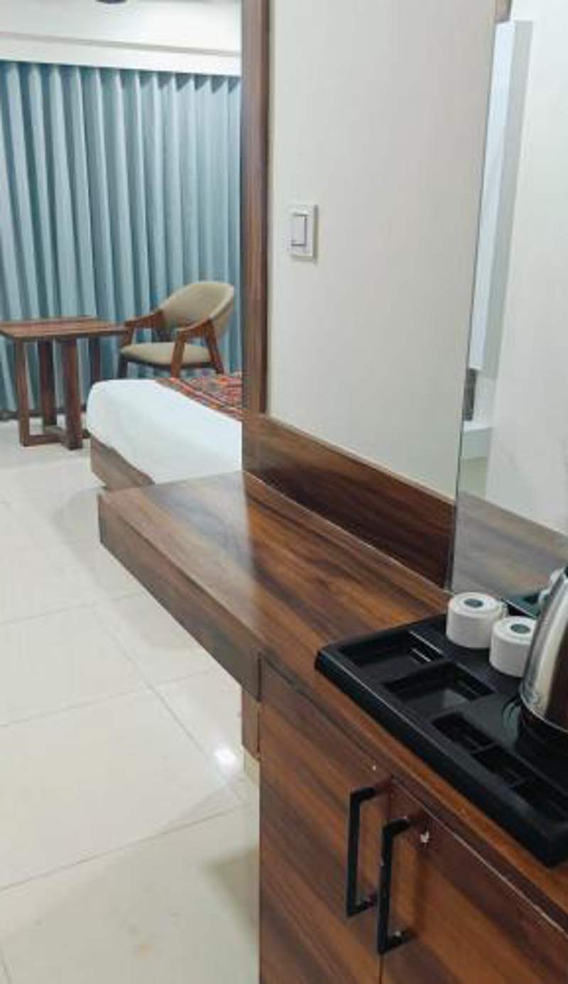 HOTEl MAPLE LEAF