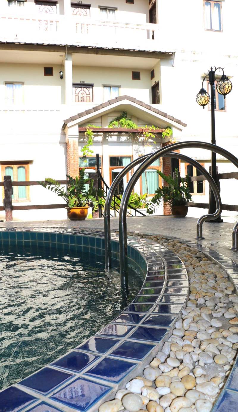 Mali Namphu Swimming Pool