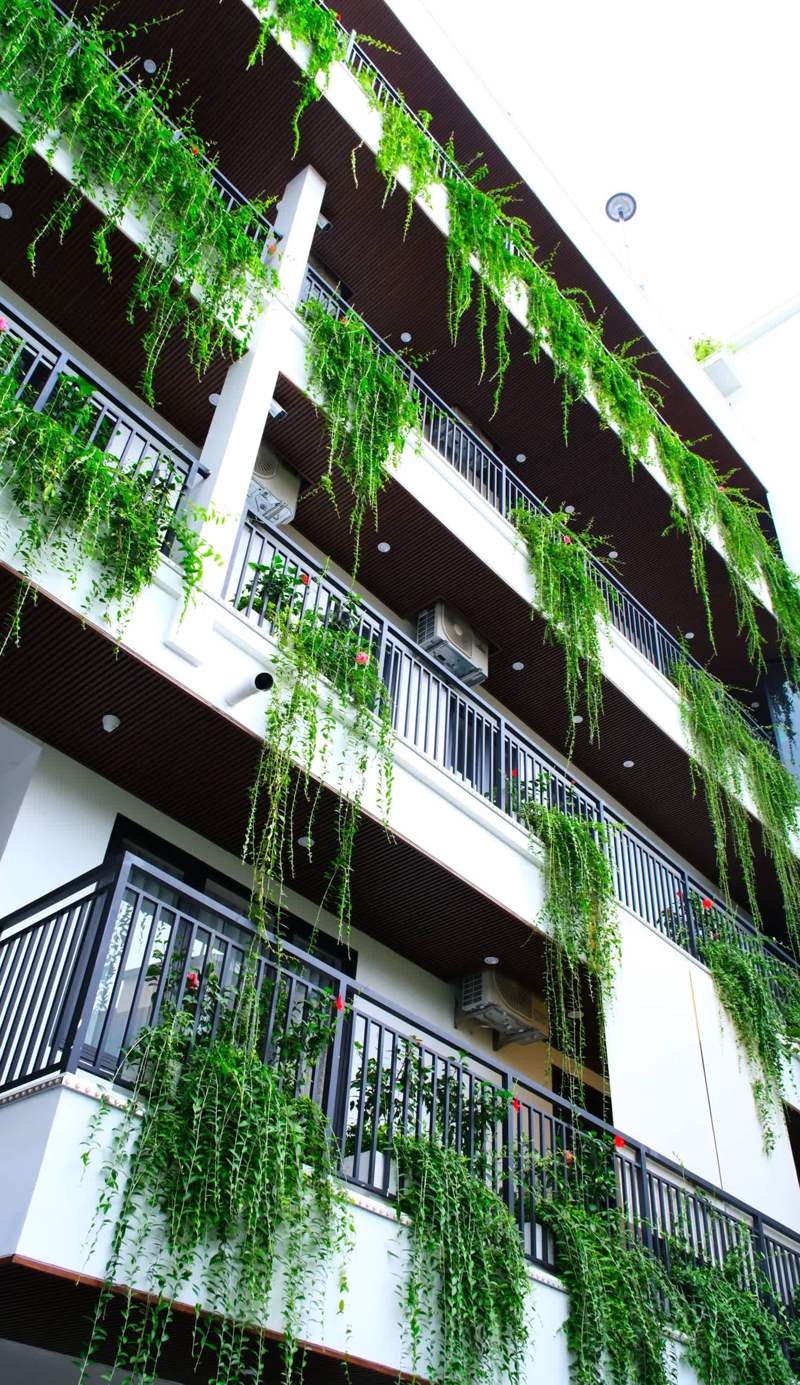 Indigen Riverside Hotel