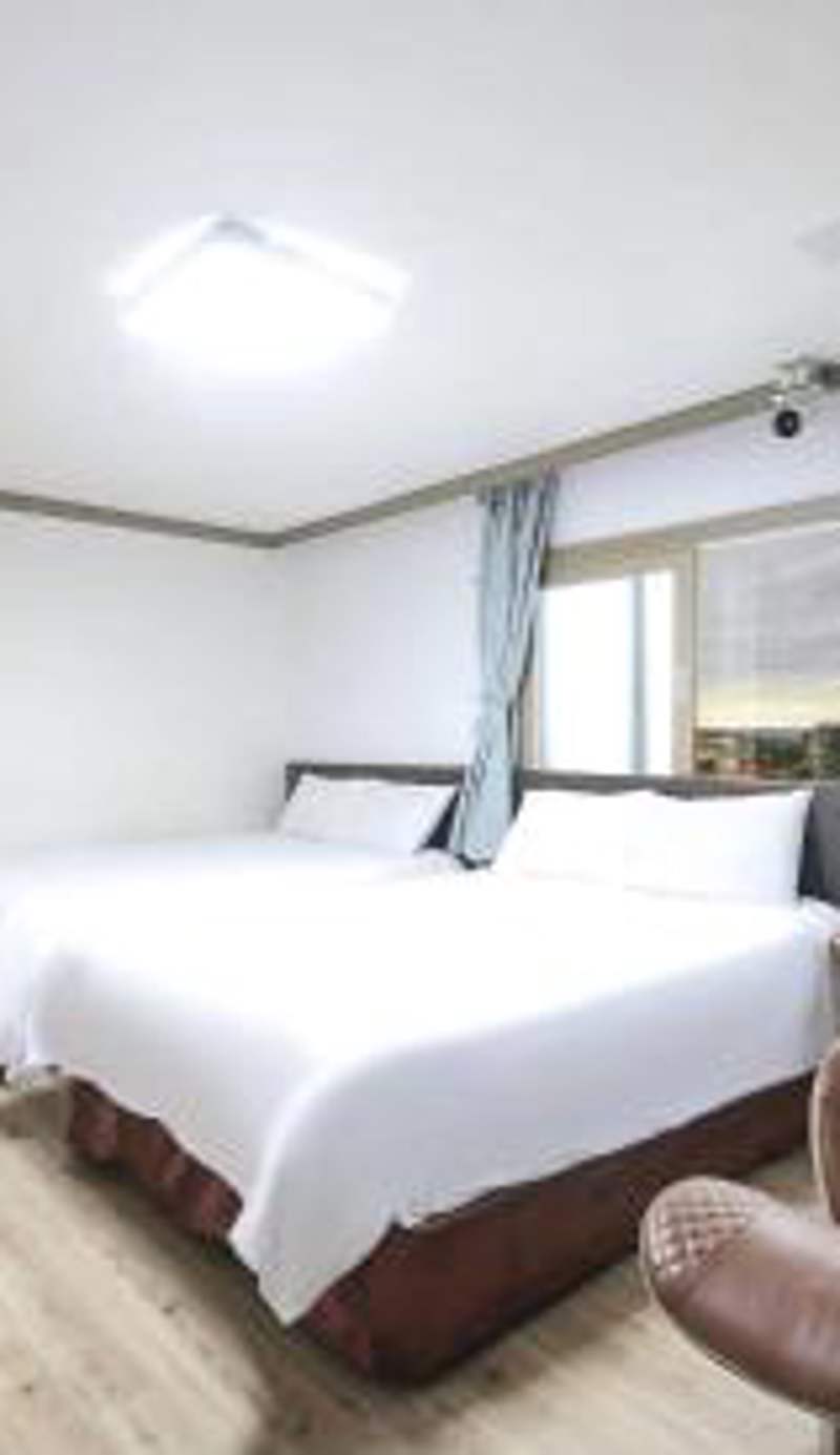 Top Island Hotel