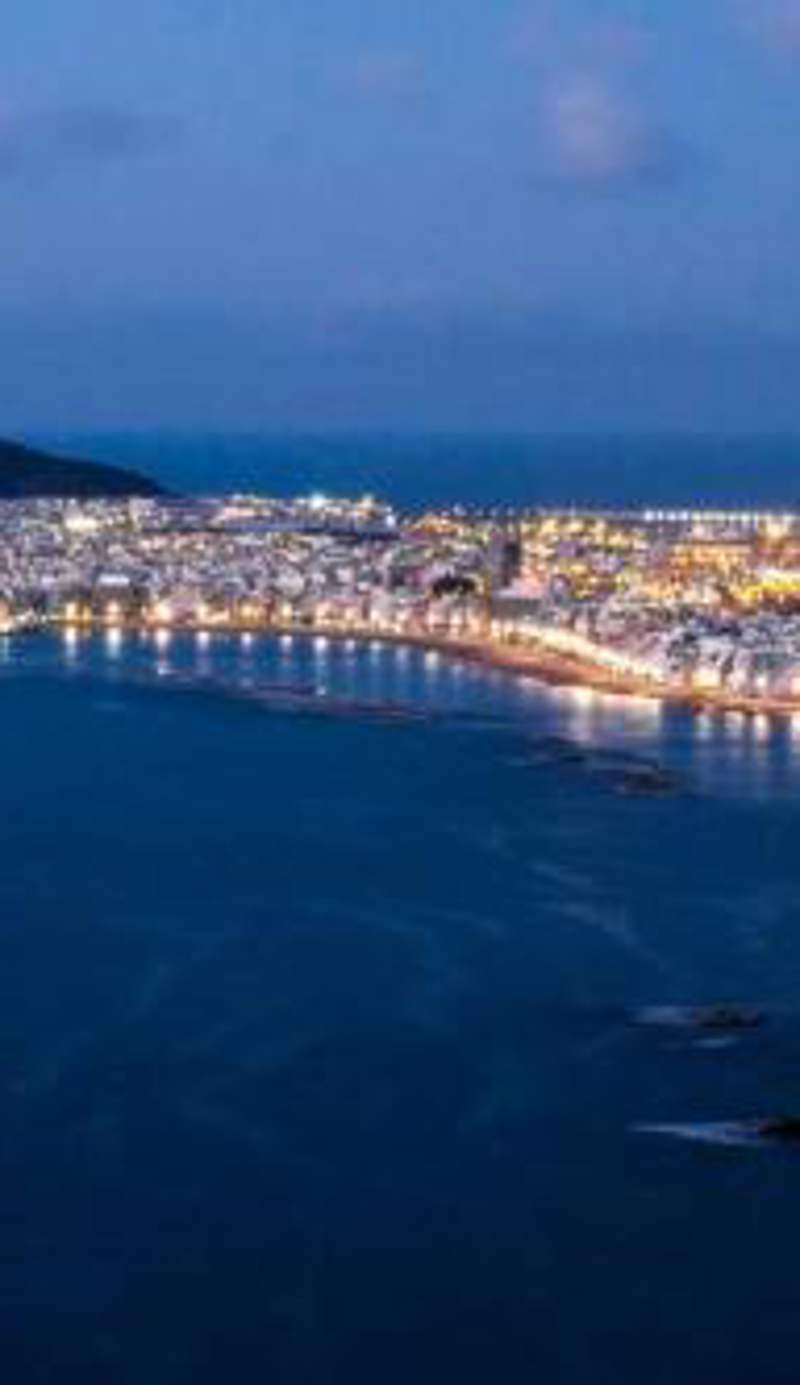 Victoria 51.(Plz España). Playa de Las Canteras
