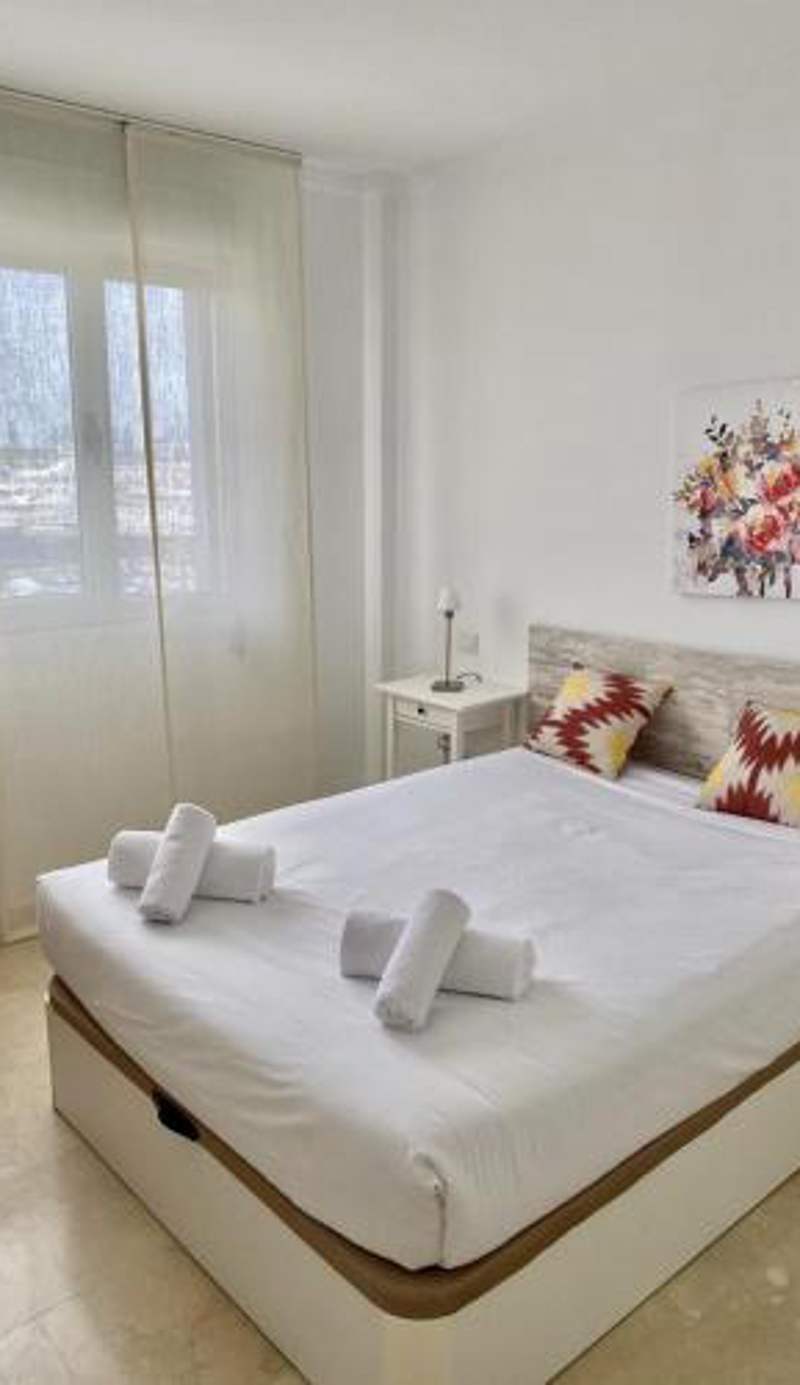 HomeForGuest Apartment next to Las Canteras with FREE Parking