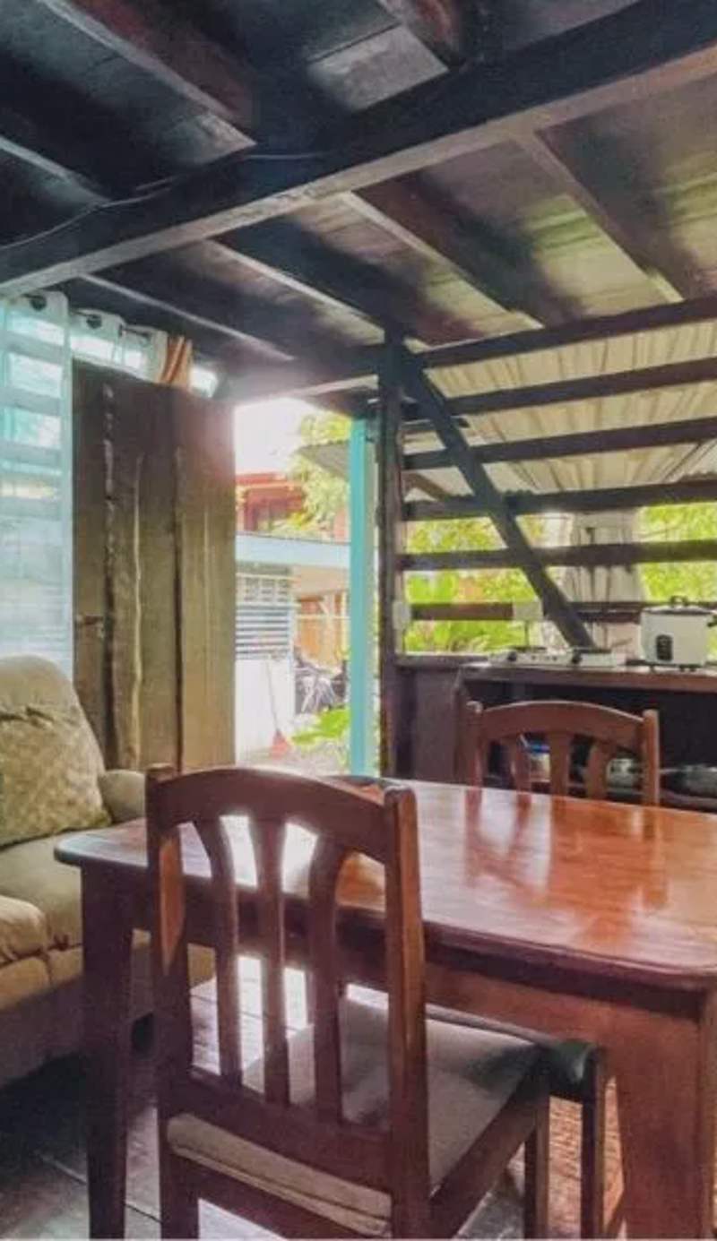 Rustic wooden little house close to the beach