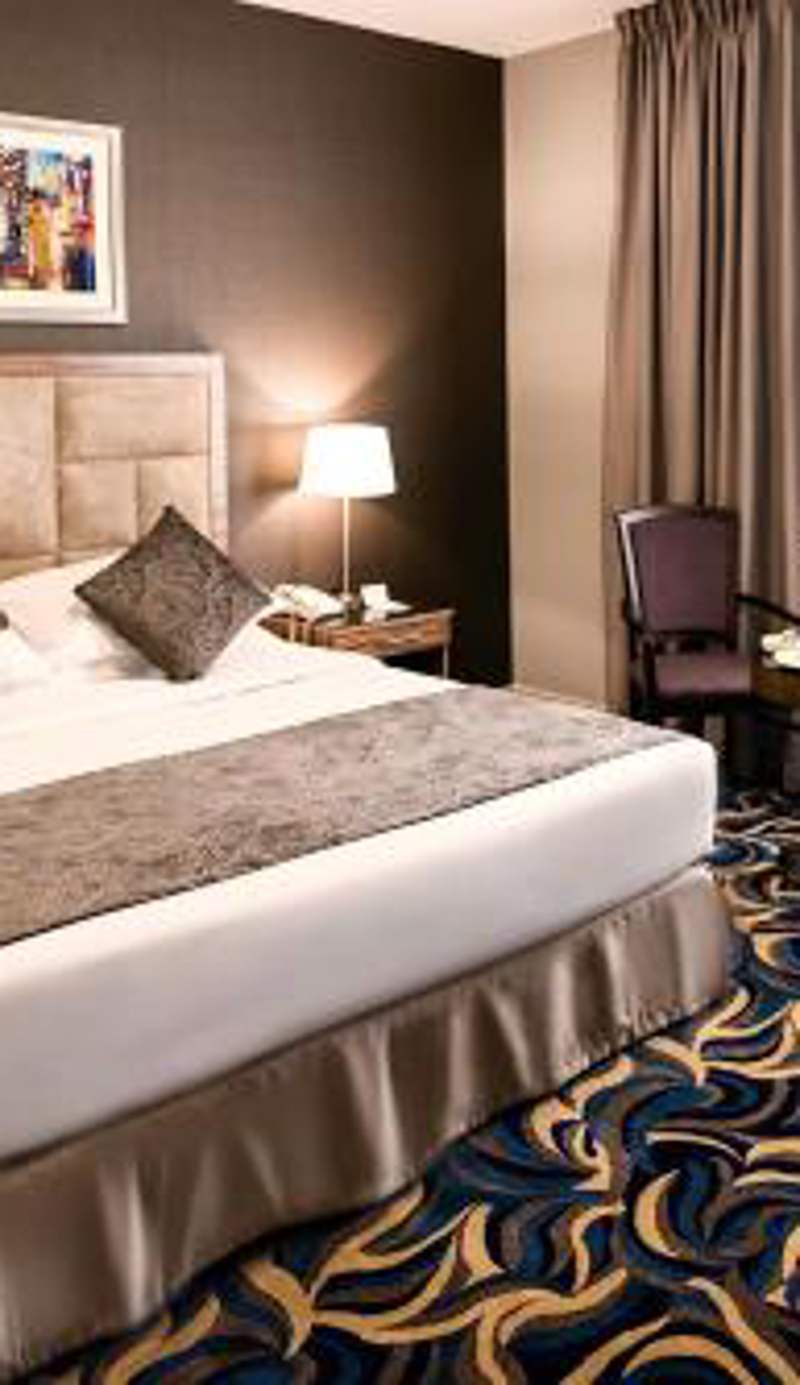 Emirates Plaza Hotel