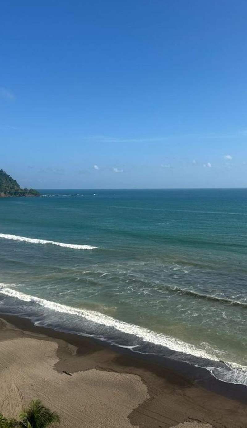 SecretJaco - Luxury Beach Front Penthouse with Pool & Jacuzzi