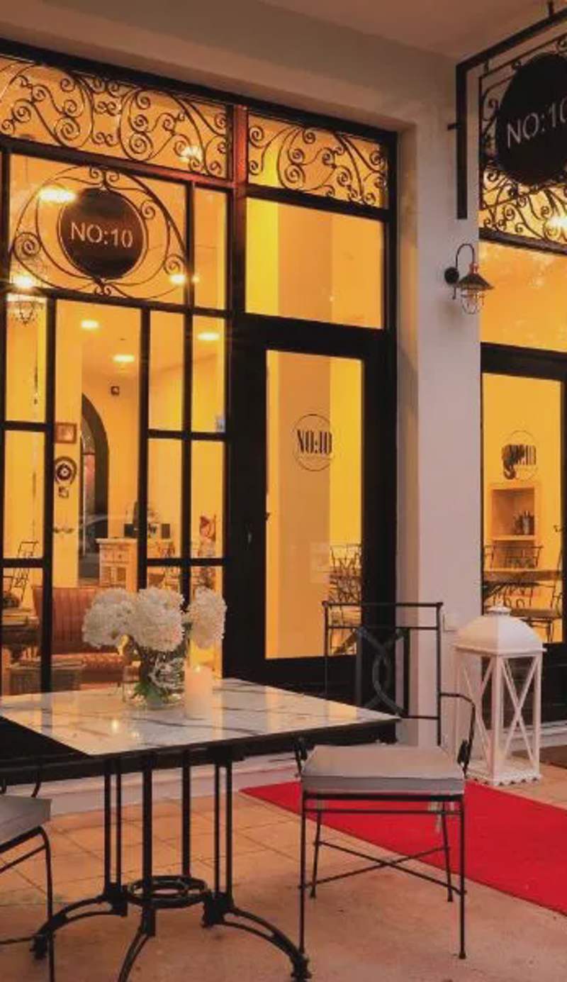 No 10 Hotel