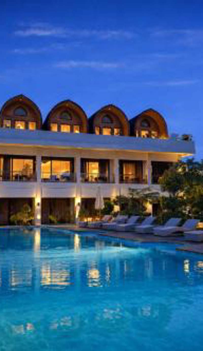 Nirvana Hotel Resort Tetebatu