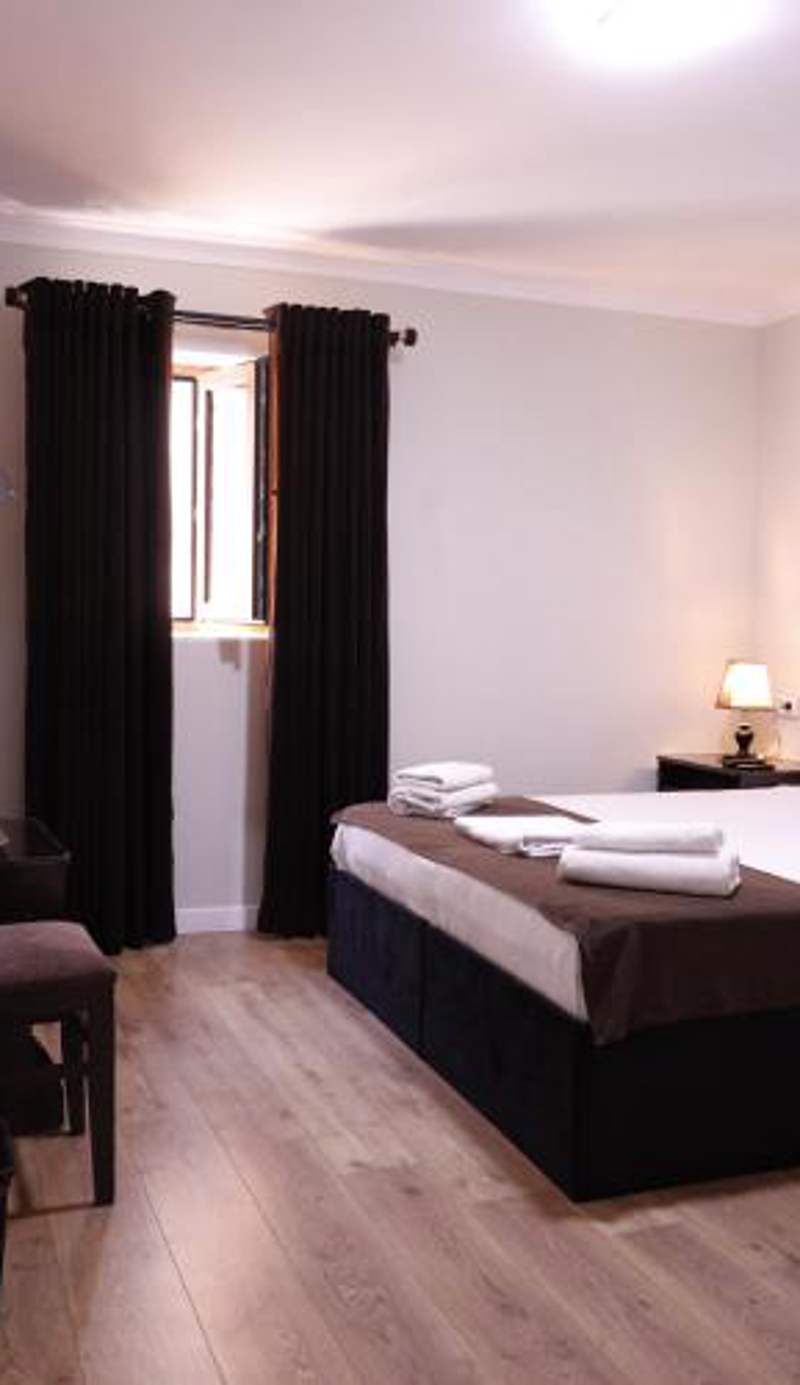 AL-BUKHARI Boutique Hostel