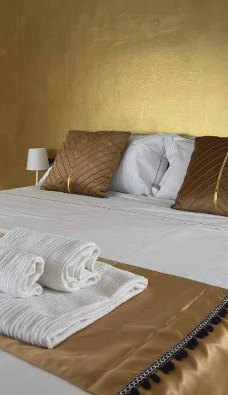 Genova Gold Rooms